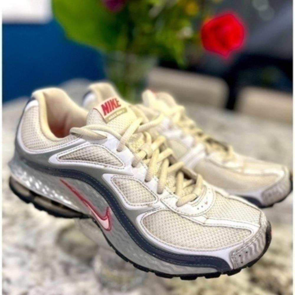 Nike Reax Run 5 shoes woman’s size 8.5